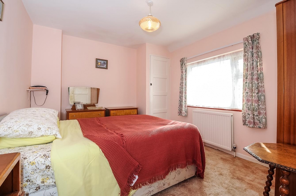 Property for Sale, West Wittering 19 Summerfield Road Baileys Estate